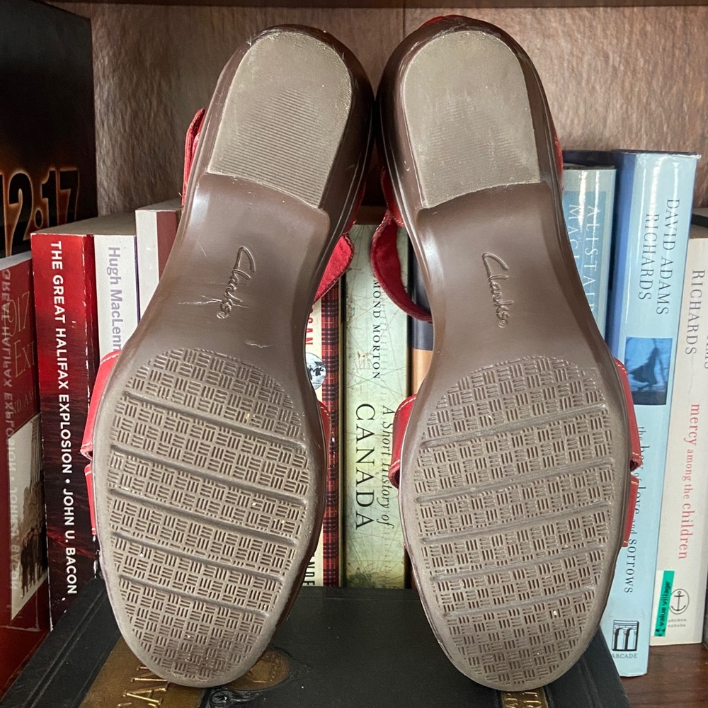 Clarks Red Leather Emily Daisy Heeled Dress Sandal Shoe Women's Size 8.5 - Picture 5 of 15